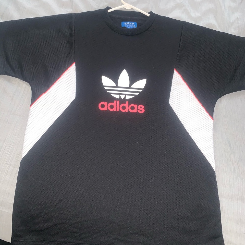 Mens medium adidas shirt